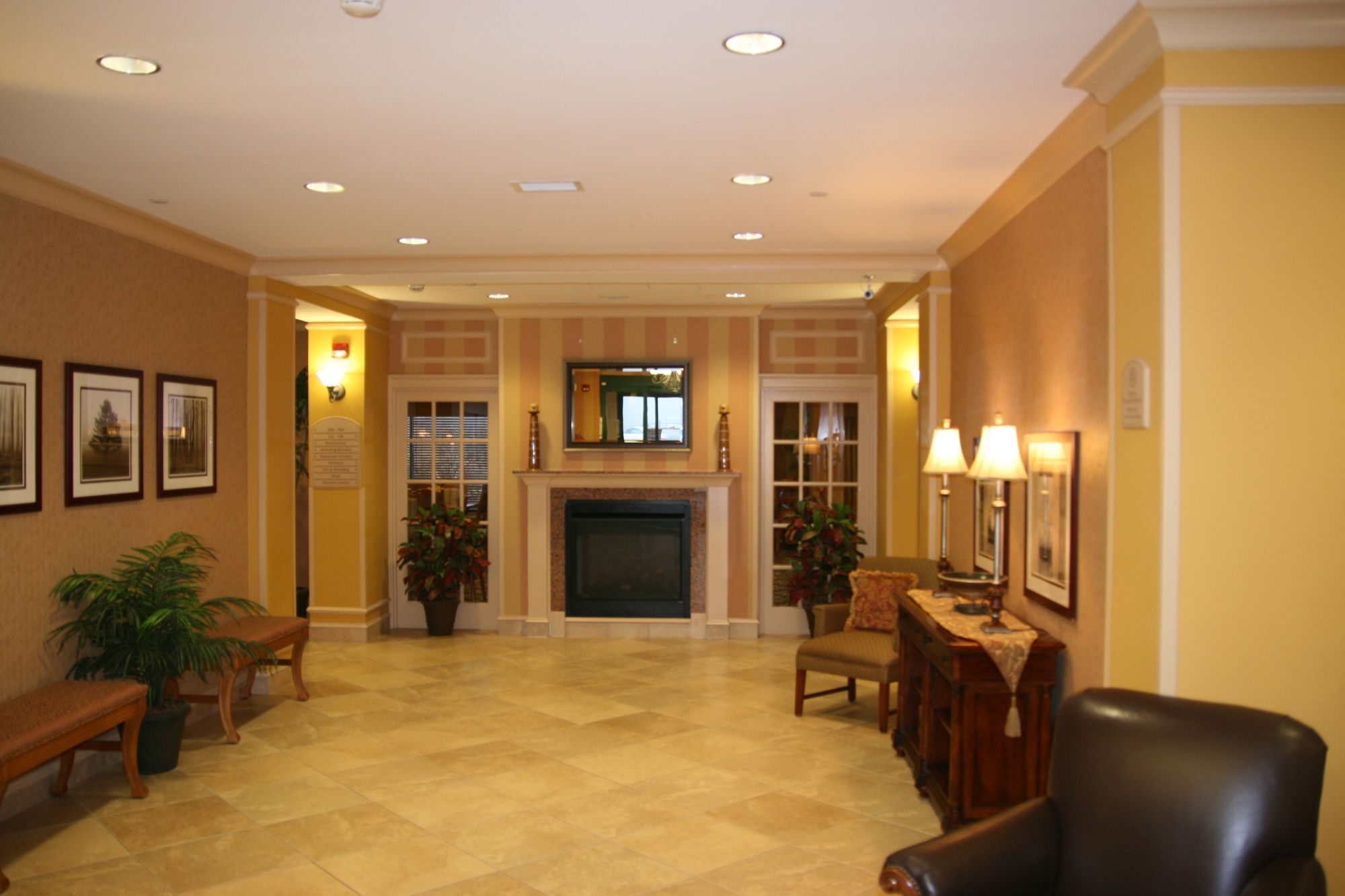 Holiday Inn Express & Suites Florence I-95 & I-20 Civic Ctr By Ihg Exterior foto